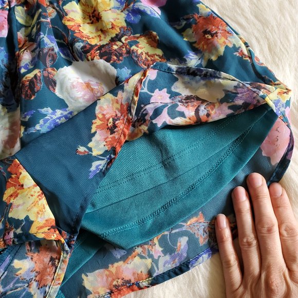 Show Me Your MuMu Red Rocks Bell Sleeve Romper XS - Picture 9 of 16